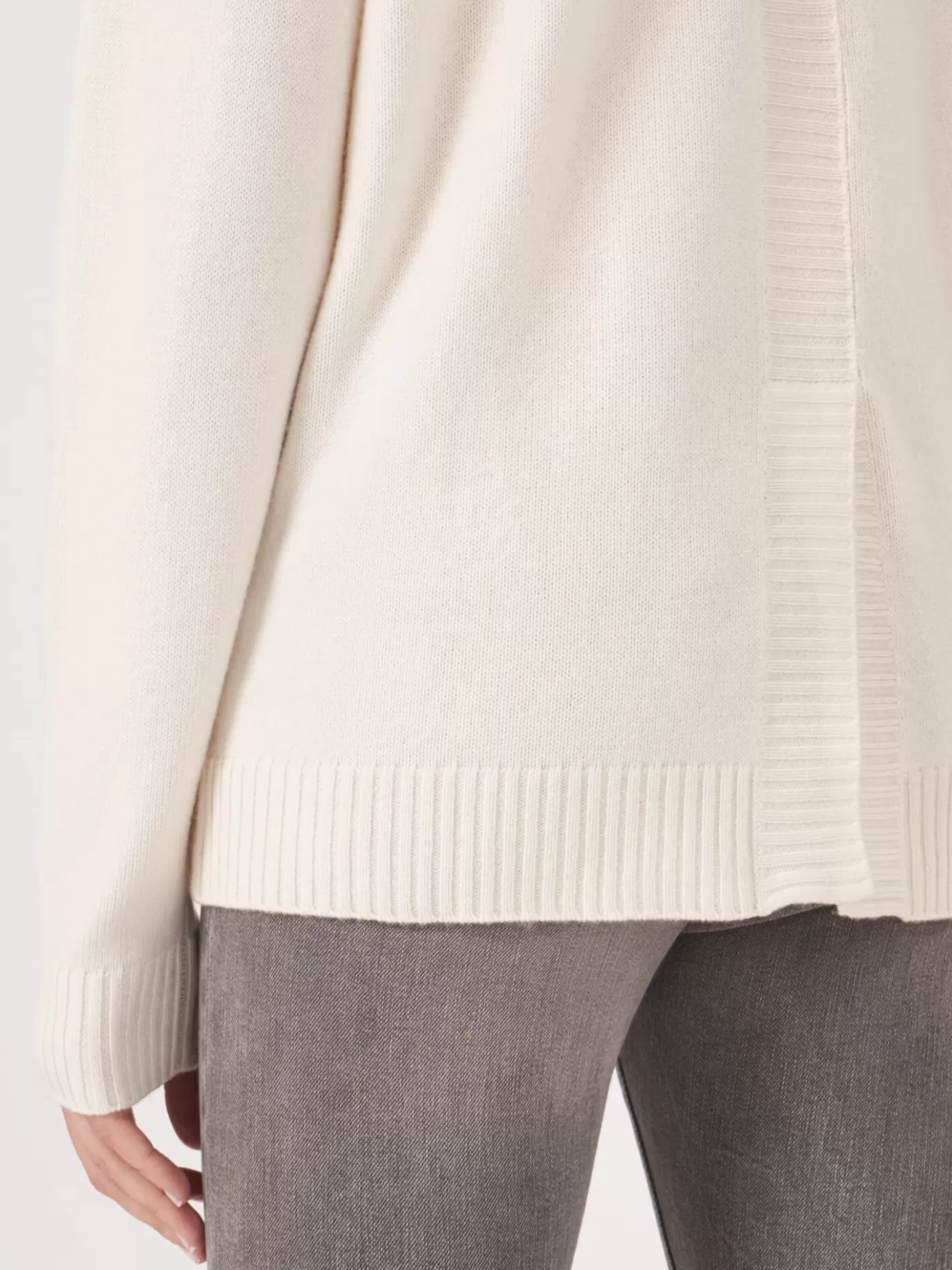 REPEAT cashmere Truien<Basic Trui Met Ronde Hals En Split Op De Rug Room
