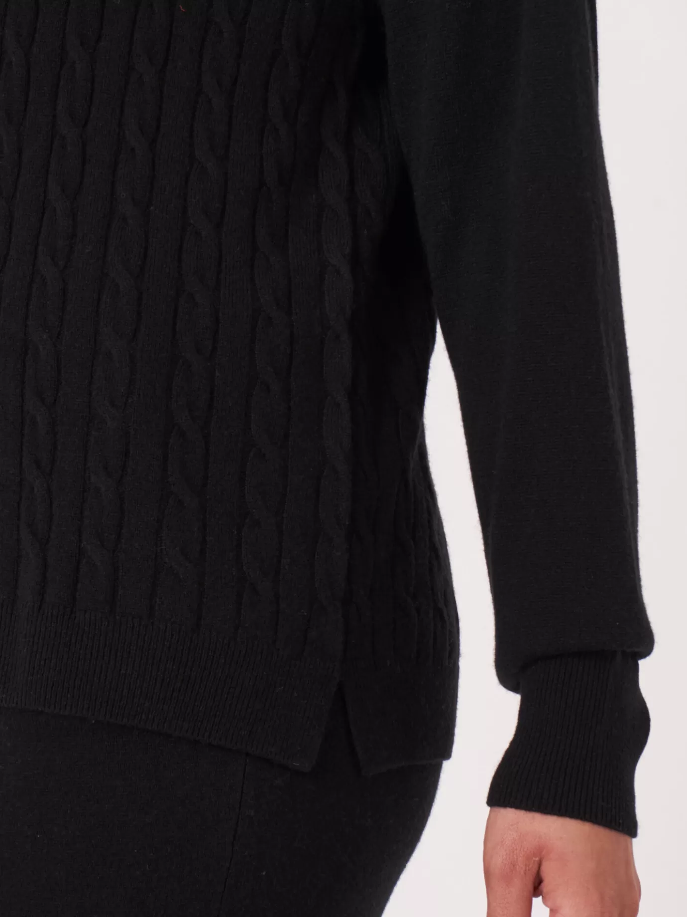 REPEAT cashmere Truien<Trui In Fijn Kabelpatroon Met Opstaande Kraag En Trekkoord Zwart