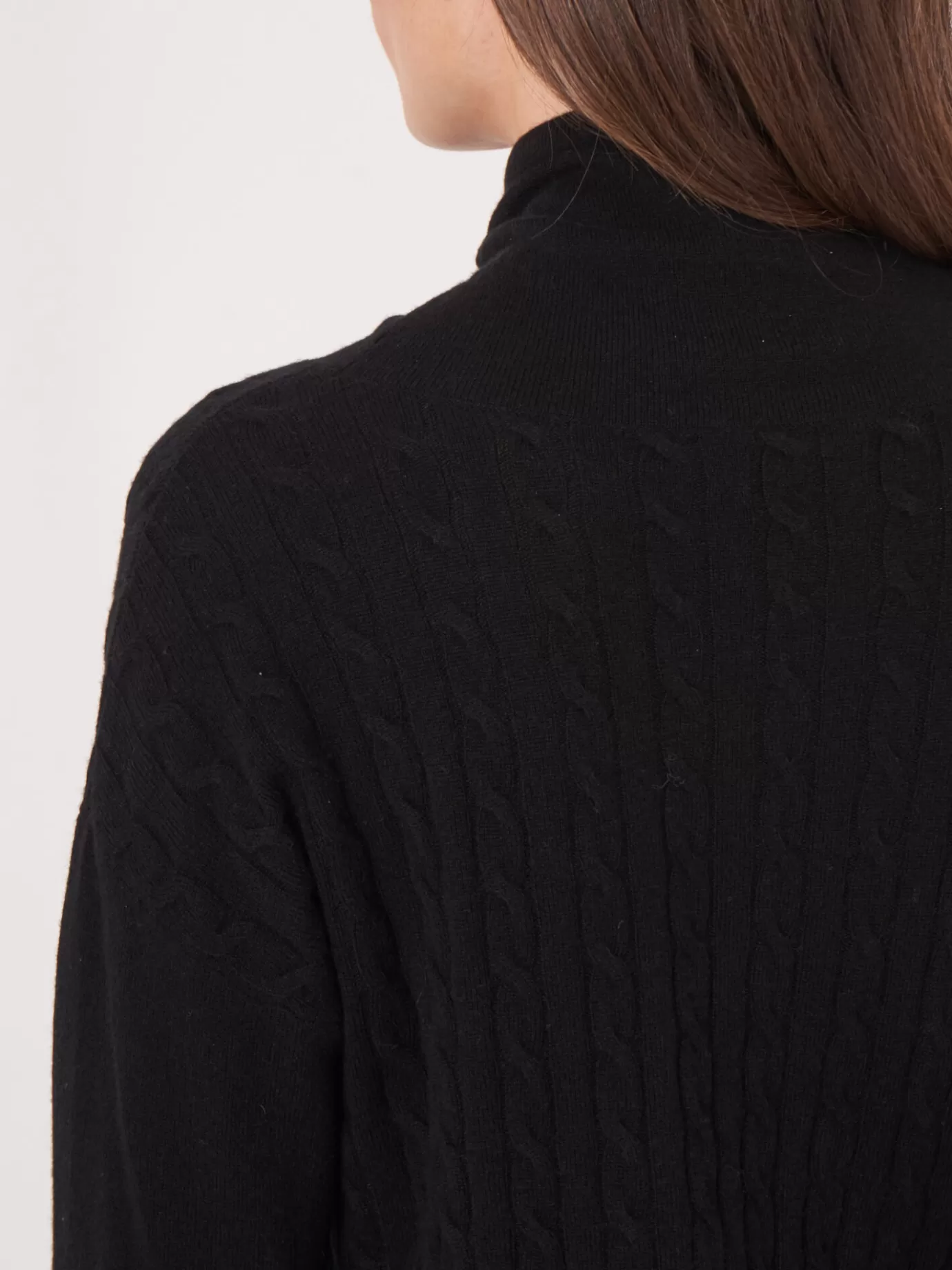 REPEAT cashmere Truien<Trui In Fijn Kabelpatroon Met Opstaande Kraag En Trekkoord Zwart